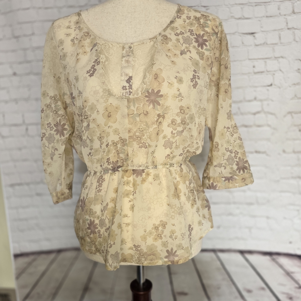 Xhilaration Floral Sheer Peplum Blouse Lace Neckline Boho Cottagecore Size Small